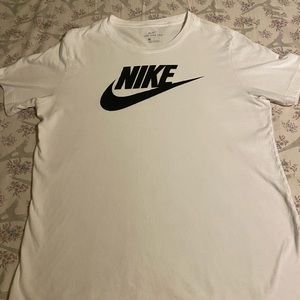 Nike Mens Graphic Short Sleeve T-shirt Size Large
